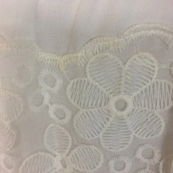 White dress - Picture 4 of 6